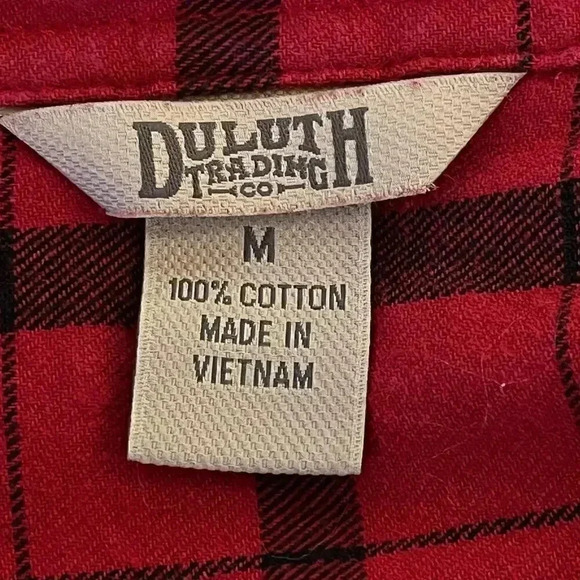 Duluth Trading Co. Women’s Cotton Red Black Plaid‎ Long Sleeve Button-up Medium - Picture 5 of 6